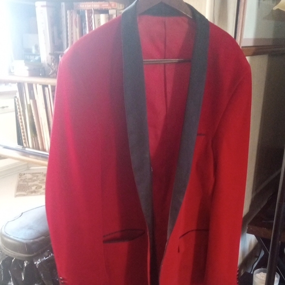Stylish Men's Red and Black Blazer